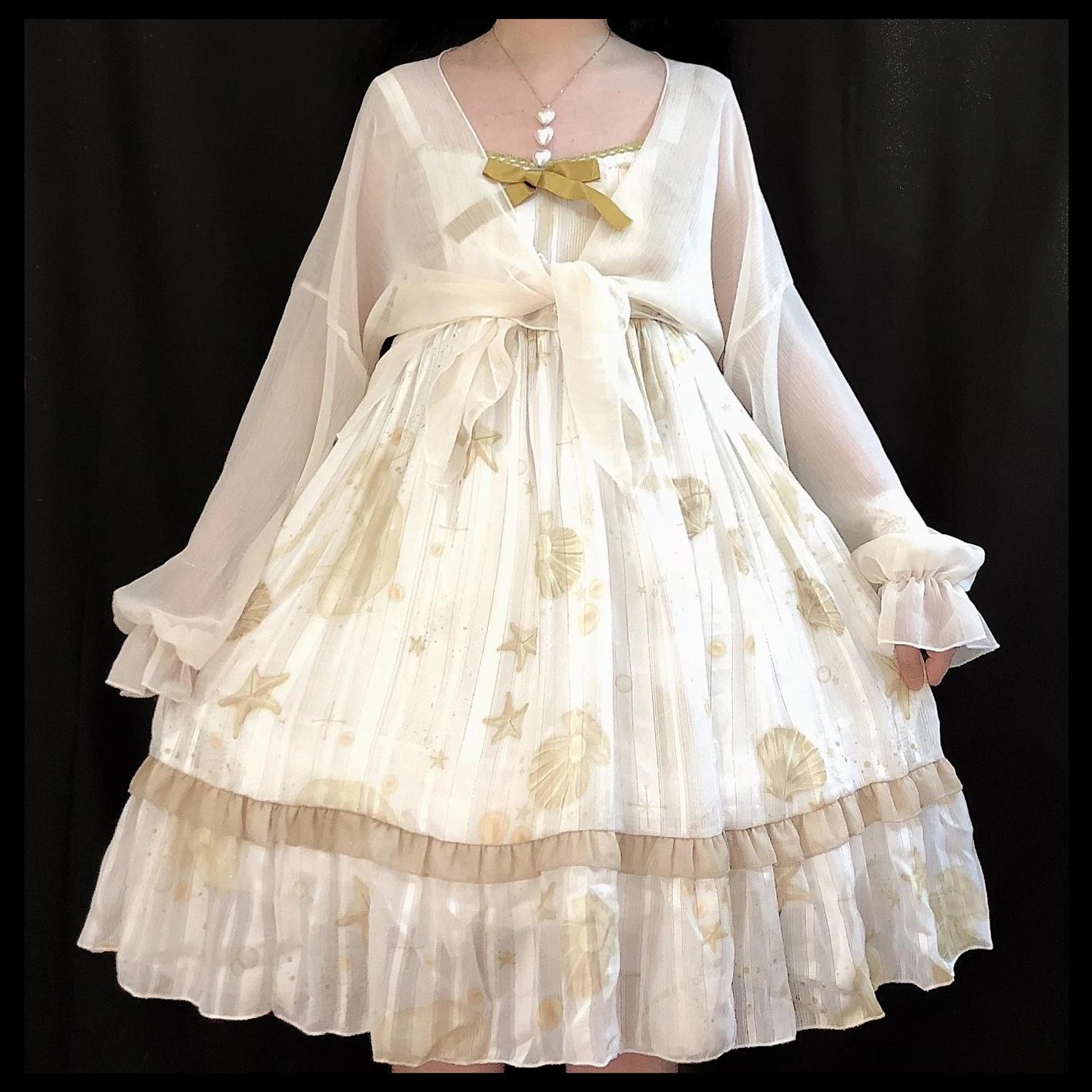 

Summer bottoming shirt fresh sweet lolita top kawaii girl chiffon lotus leaf victorian shirt loose gothic lolita shirt loli cos