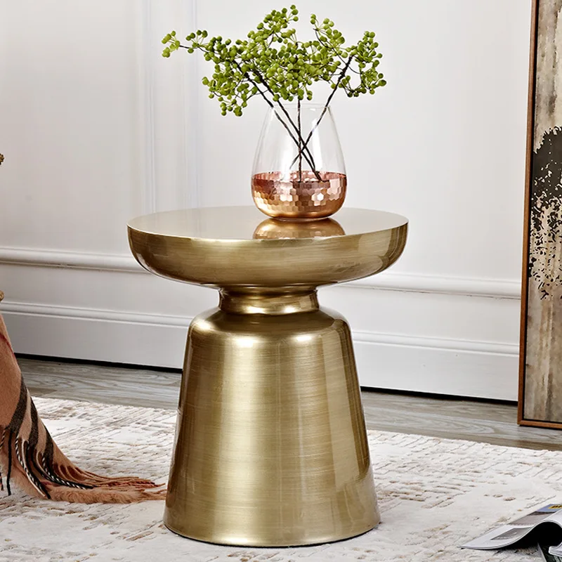 

Современный простой круглый чайный столик, роскошный угловой столик с краями для дивана, золотистый, латунный, скандинавский металлический прикроватный столик, столик для мартини с рисунком выпечки