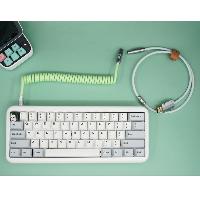 

GeekCable Green White for Mechanical Keyboard Hand-made Customized Keyboard Data Spiral Line Rear Aviation Plug Matcha