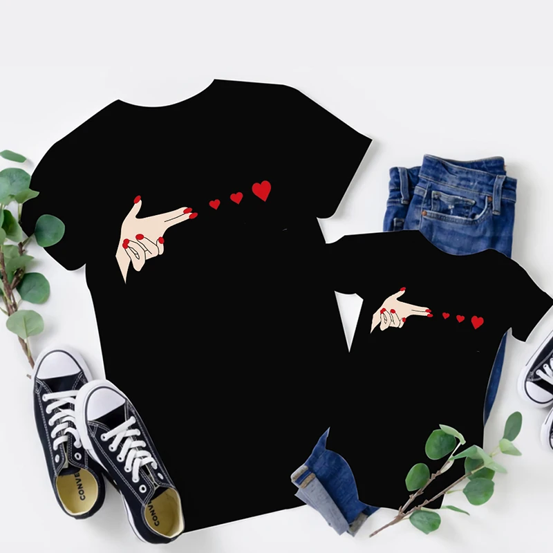 Camiseta de aspecto familiar para mam&aacute; y mi, ropa de partido familiar, Camiseta con estampado rom&aacute;ntico de verano, ropa para pap&aacute; e hijo, familia de las cuatro, 2021-3