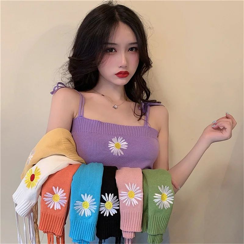 

Summer Fashion Women Knitted Crop Tops Flower Embroidery Girls Straps Crop Tops Ladies Harajuku Cute Crop Tops For Girls