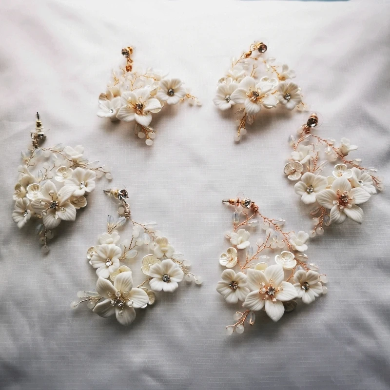 

Белые фарфоровые Цветочные Свадебные серьги ручной работы, свадебные аксессуары, ювелирные изделия, женские серьги-подвески золотого цвет...