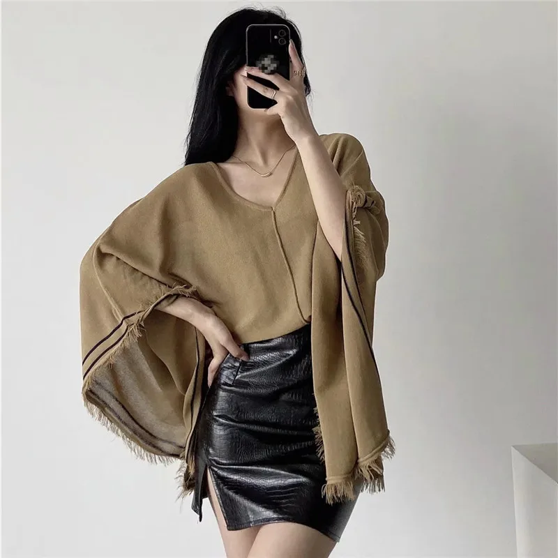 

PSEEWE Za Blouses Women Kaftan Knitted Top Woman 2021 Fashion Frayed Trims Summer Blouse Female V Neck Casual Vintage Top