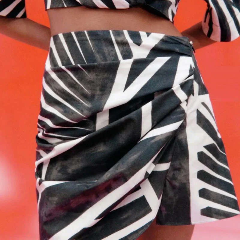 

Women Summer Vintage Pleated Skirts 2021 ZA Print Asymmetry Fashion Street Female Elegant Mini Skirt Clothing