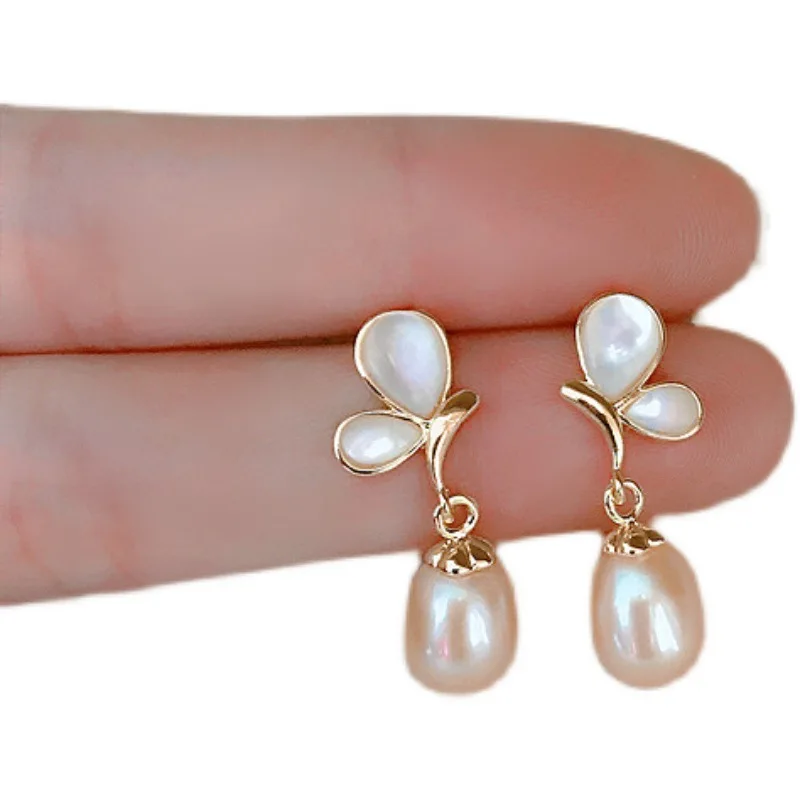 

Stainless Steel Fresh Water Pearl Earrings Temperament Cute Accessories for Soft Girls Pearl Earrings Creative Retro Brinco A