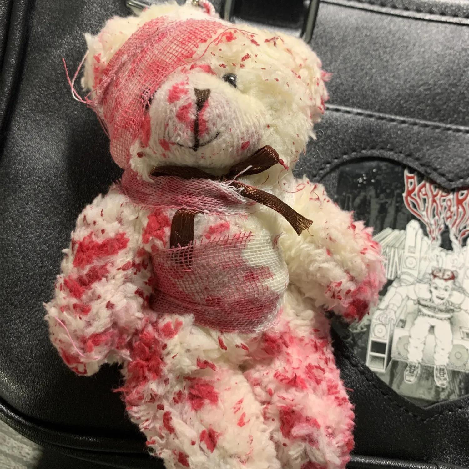 Брелок в стиле панк кровавый плюшевый медведь брелок для ключей Хэллоуина кукла