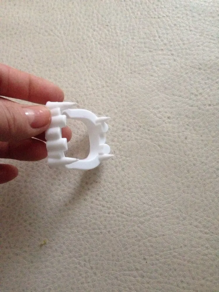 1 шт. Новая игрушка вампира настоящая для Хэллоуина вечерние Опора Маскарад