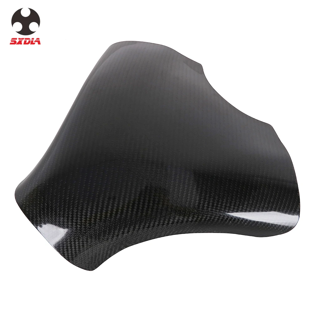 На дороге мотоцикл Черный углеродного волокна масла Топливный бак газа Защита