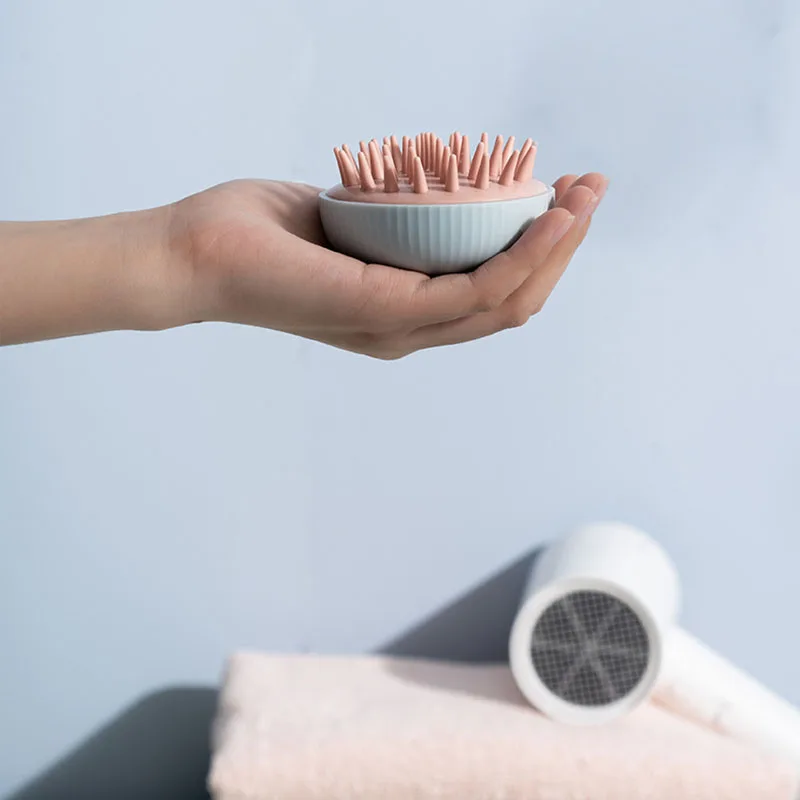 

Massage Brush Three Holes Soft Silicone Shampoo Brush Wet and Dry Non-Slip Massage Brush High Quality