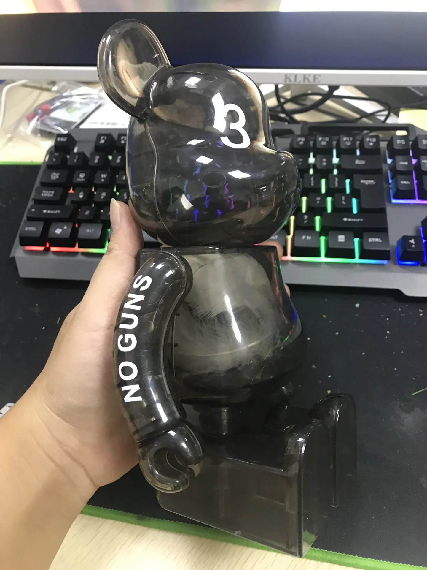 Игрушечные фигурки Bearbricklys 400% 28 см с перьями мир экшн-фигурки медведь куклы