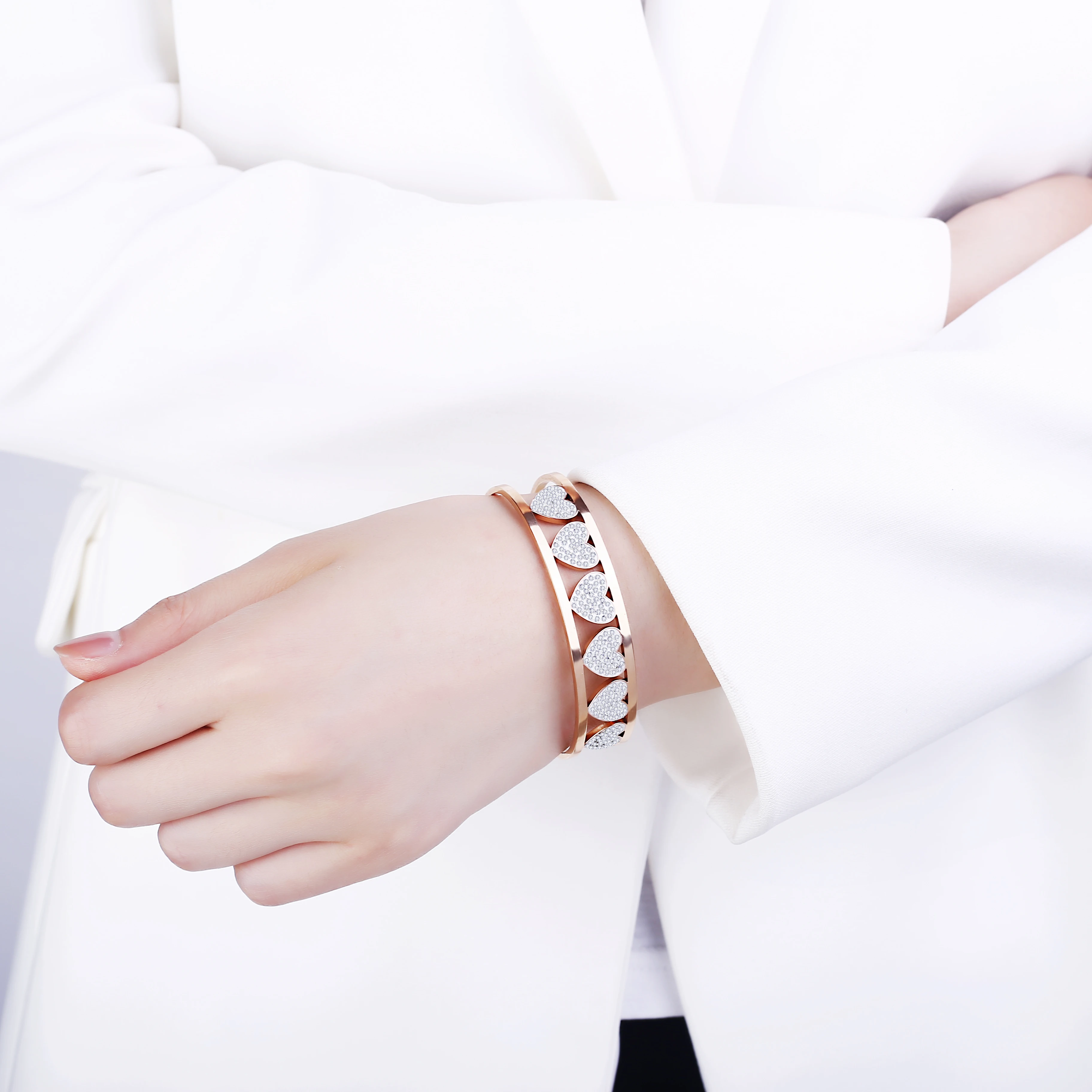 Полые аксессуары из нержавеющей стали с яркими кристаллами для женщин ювелирные