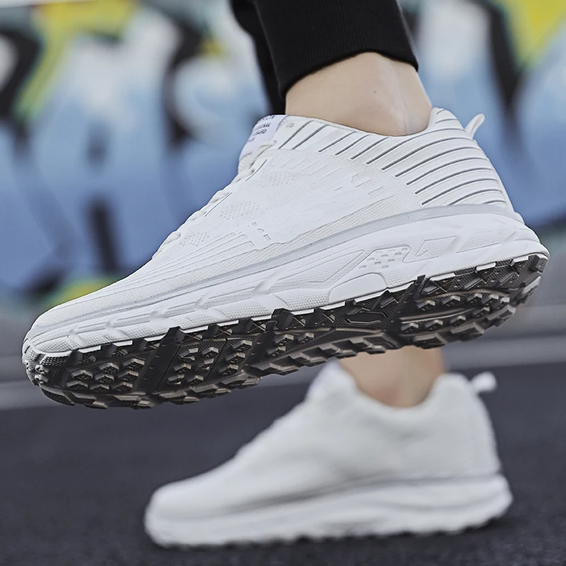 

2020 new men's flying sports shoes women's shoes casual shoes men's sports shoes shoes men's casual shoes black shoes