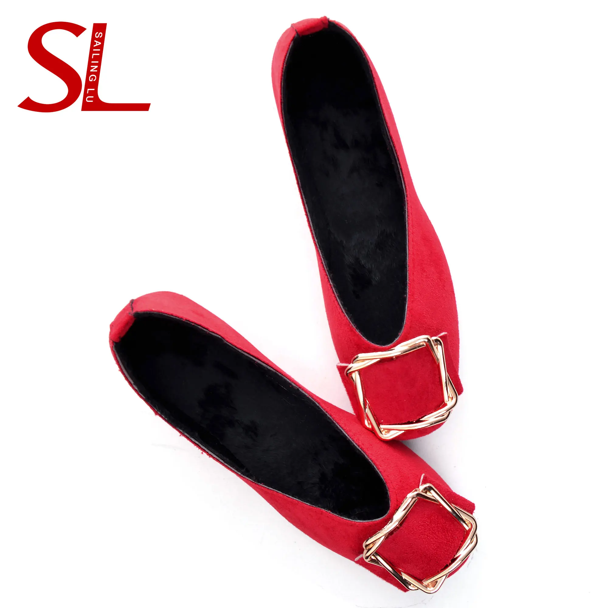 Женские балетки на плоской подошве с металлическим украшением Сезон осень