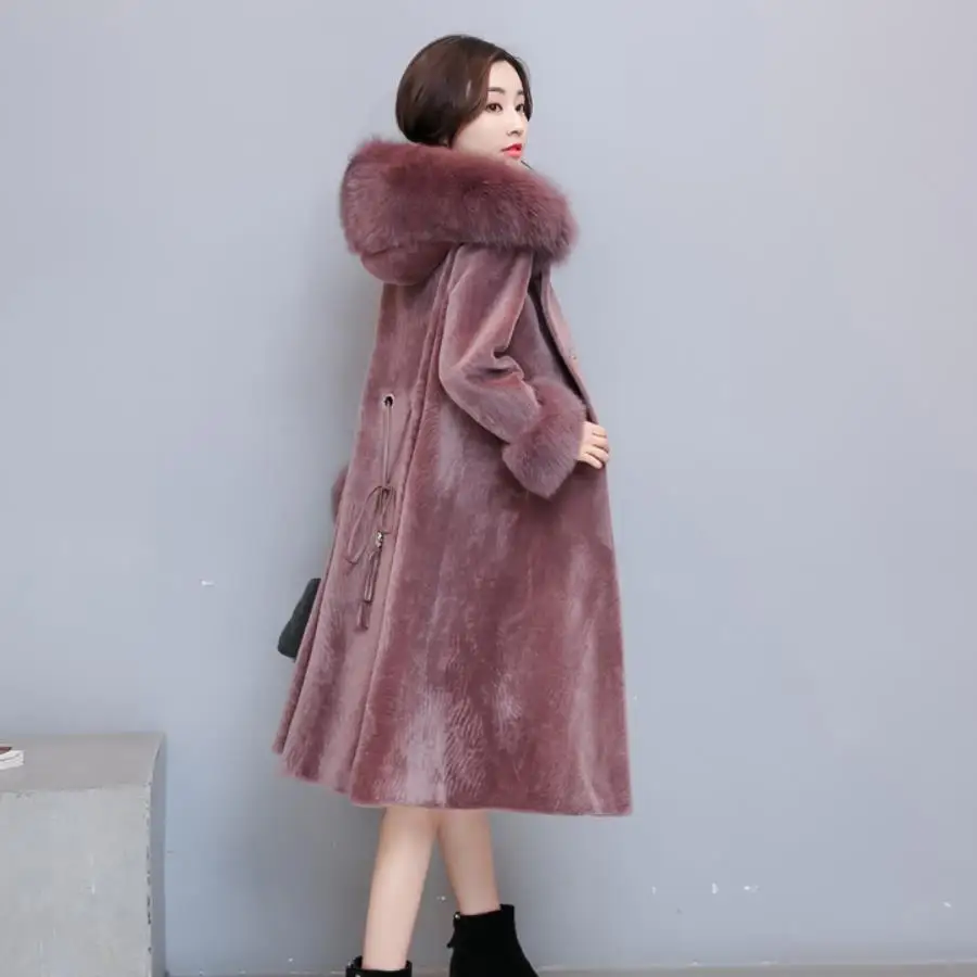 Зимнее женское пальто из искусственного меха модное облегающее с длинным