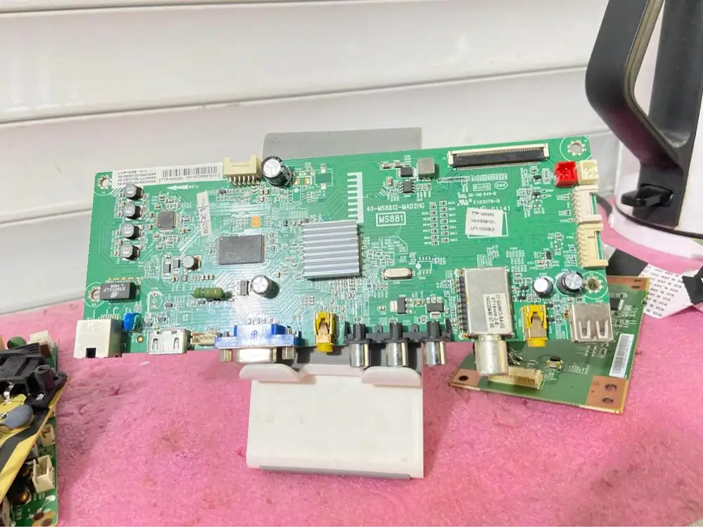 

Original D42E161 L32F1600E B42E650 motherboard 40-MS8812-MAD2HG screen LVF42