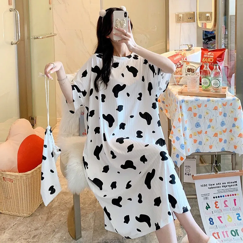 

Женское летнее платье с коротким рукавом и круглым вырезом