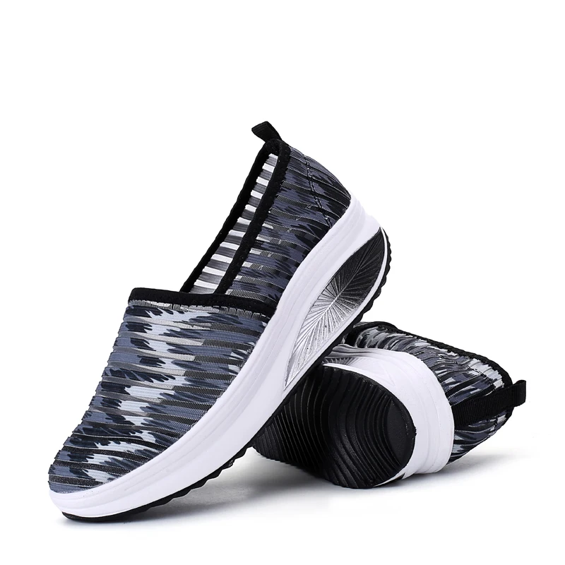 

Women's Swing Shoes Knitted Breathable Walking Shoes Slip on Light Flatform Mother Boat Slip-resistant Shoe Zapatillas Mujer