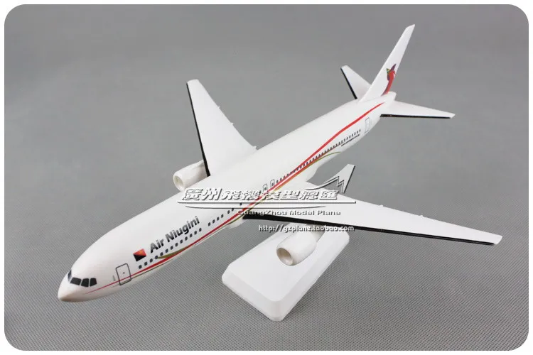 27 см авиакомпании Гвинеи ниугини Боинг B767 300 1: 200 пластиковая Сборная модель