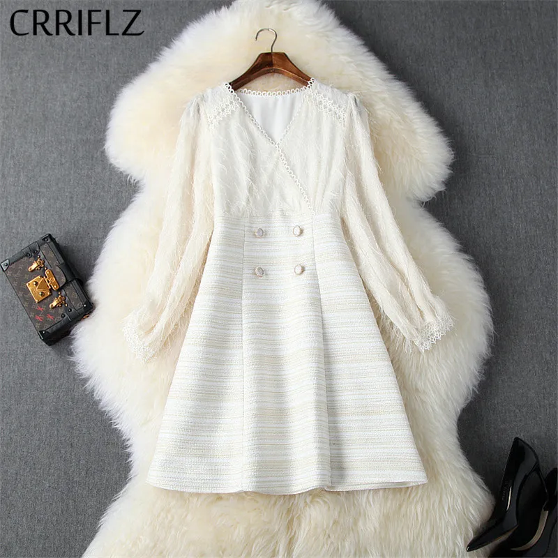 Женское короткое платье новое однотонное твидовое трапециевидной формы с