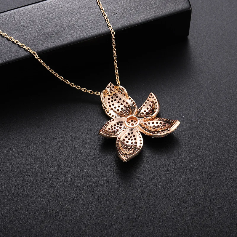 

European and American zircon necklace women's clavicle chain women's copper micro-inlaid flower accessories factory outlet