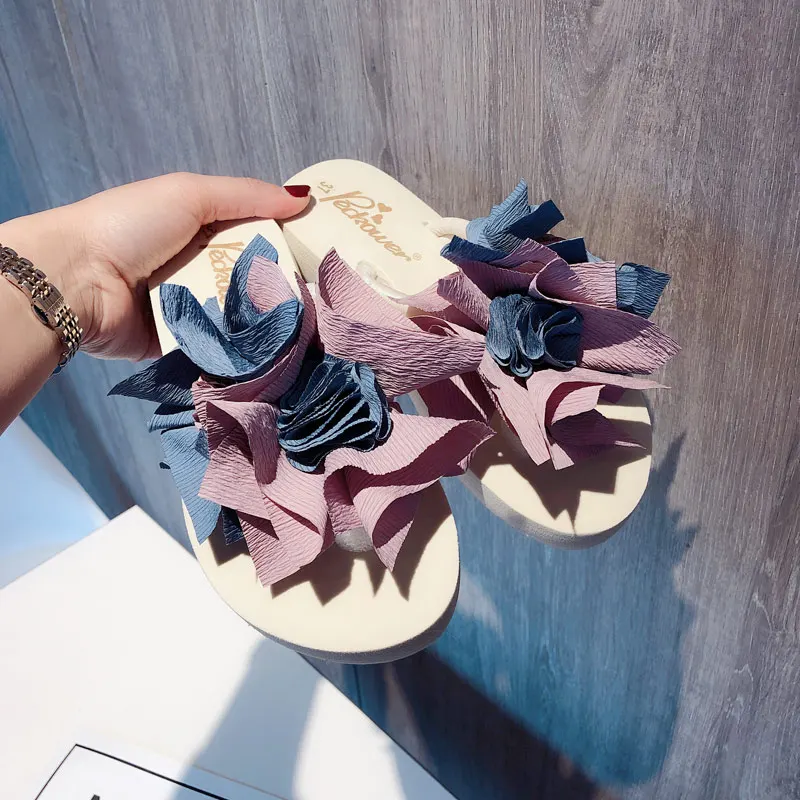 

Customized Flower Clip Toe Foot Flip Flops 2021 Summer Flat Bottomed Beach Shoes Woman Antiskid Cool Slippers Bohemian Sandals