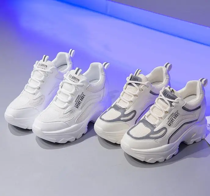 Кроссовки женские с круглым носком на толстой платформе шнуровке