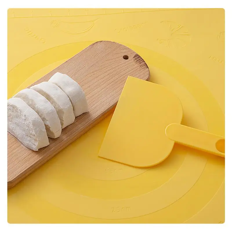 

1PC Dough Cutter Cream Spatula DIY Homemade Pastry Cutters Fondant Dough Scraper Cake Cutter Pastry Baking Tool Cocina Accesorio