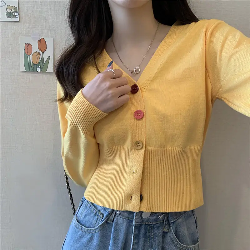 

Gentle wind top 2021 spring and autumn new V-neck knitted cardigan women's Korean version net red short versatile long sleeve co