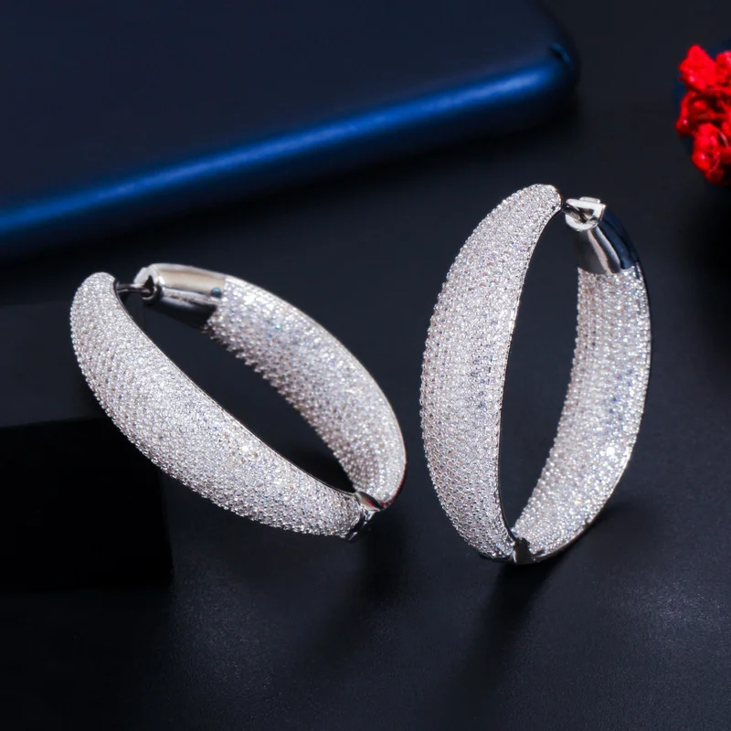 

Artificial Zircon Micro-inlaid Zircon Round Earrings Copper Gold-plated Earrings Fashion Earrings for Women