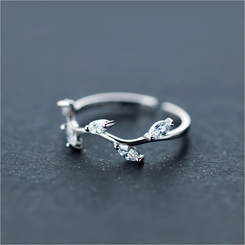 Фото Женское Открытое кольцо из серебра 100% пробы с фианитом|Кольца| |