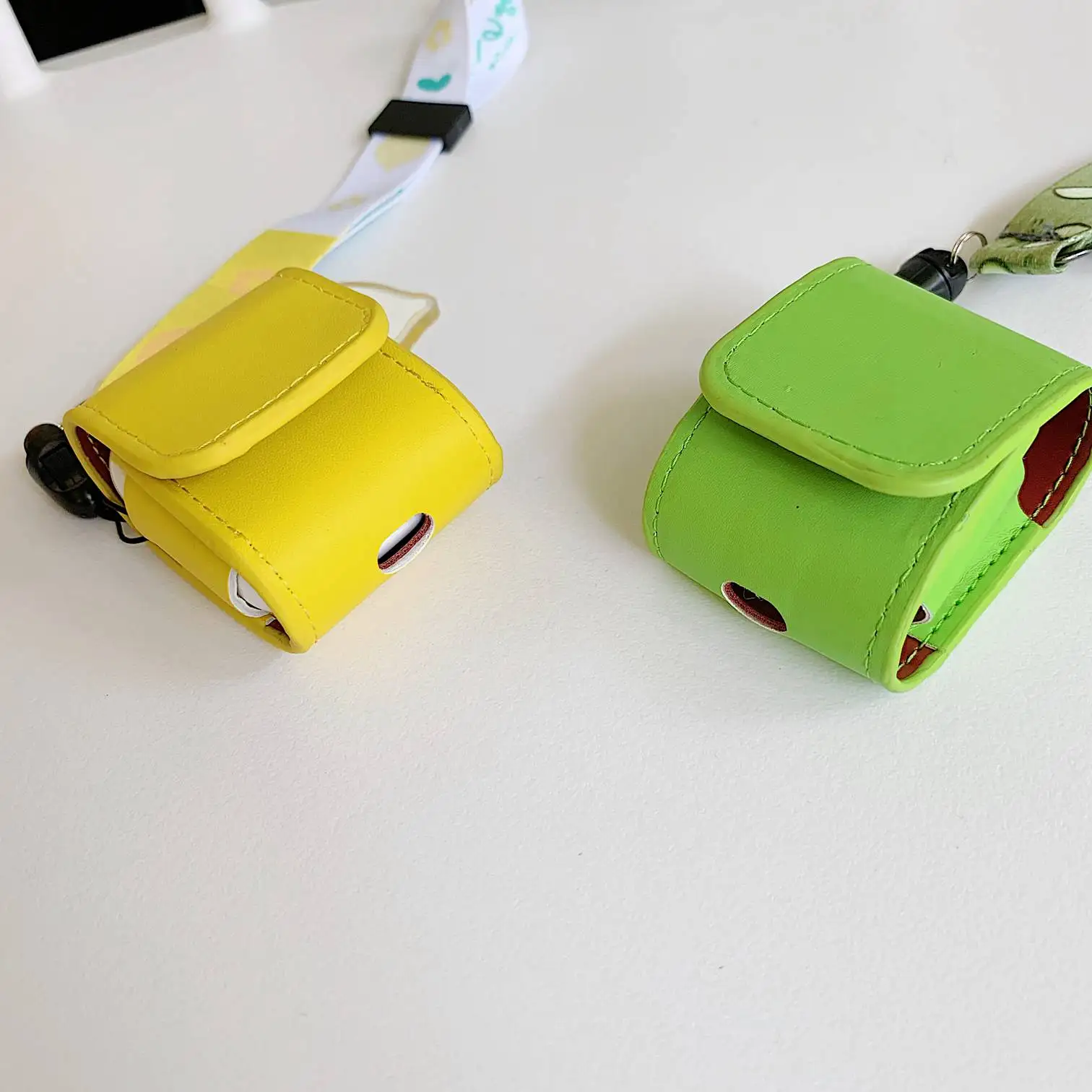 Чехол для Airpods, роскошный кожаный чехол с вишней/брелок с фигурками из мультфильмов, ремешок, аксессуары, чехол для Air pods, 2 брелка, чехол для наушников