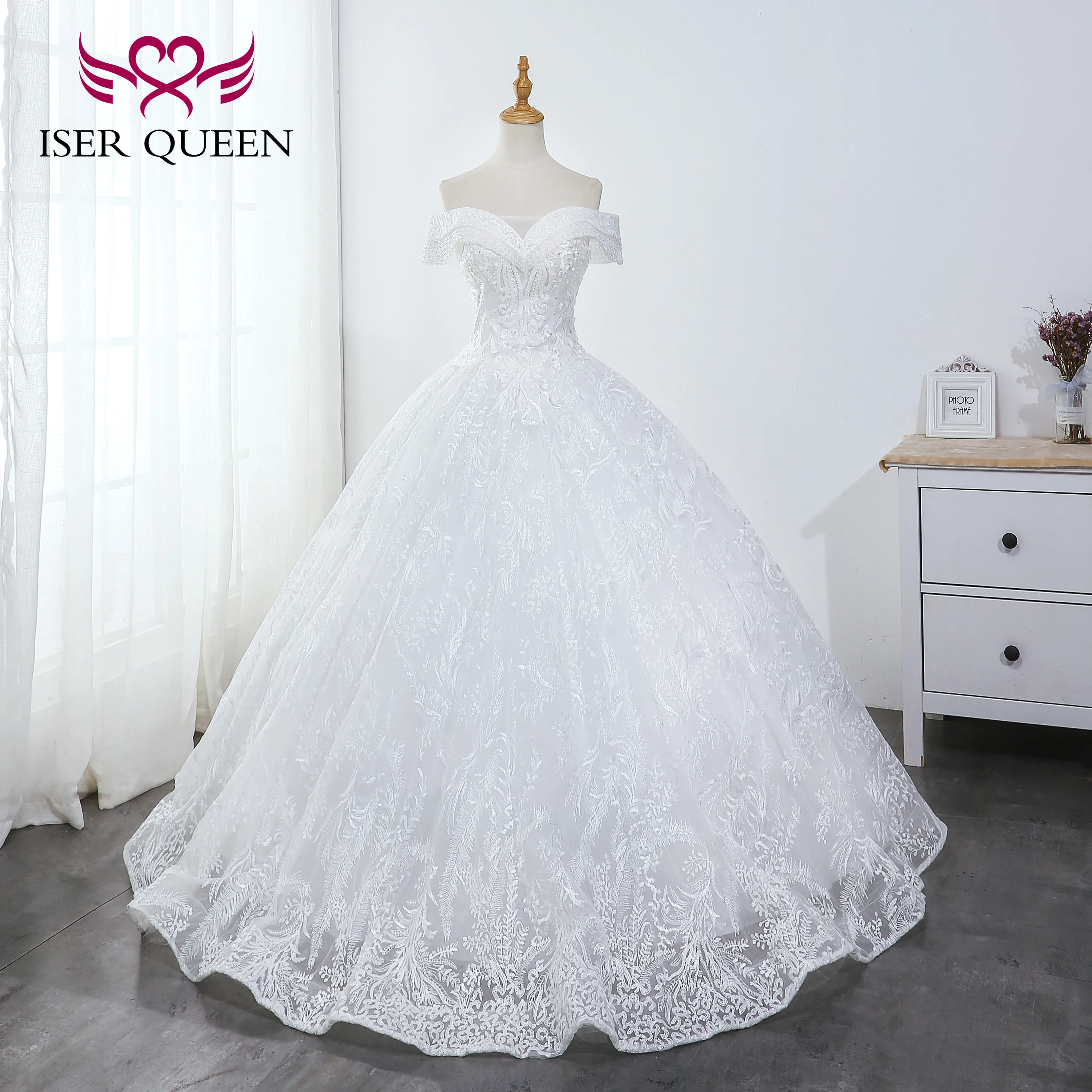 

Ball Gown Wedding Dresses Princess Lace up Cap Sleeves Beading Pearls Bride Dress Ivory Vestido De Novia WX0043