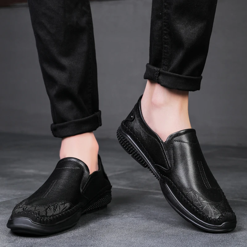 

Mens Loafers genuine Leather Men Casual Shoes Outdoor Soft Slip on Shoes Men Fashion Flat Classic Retro Driving Footwear