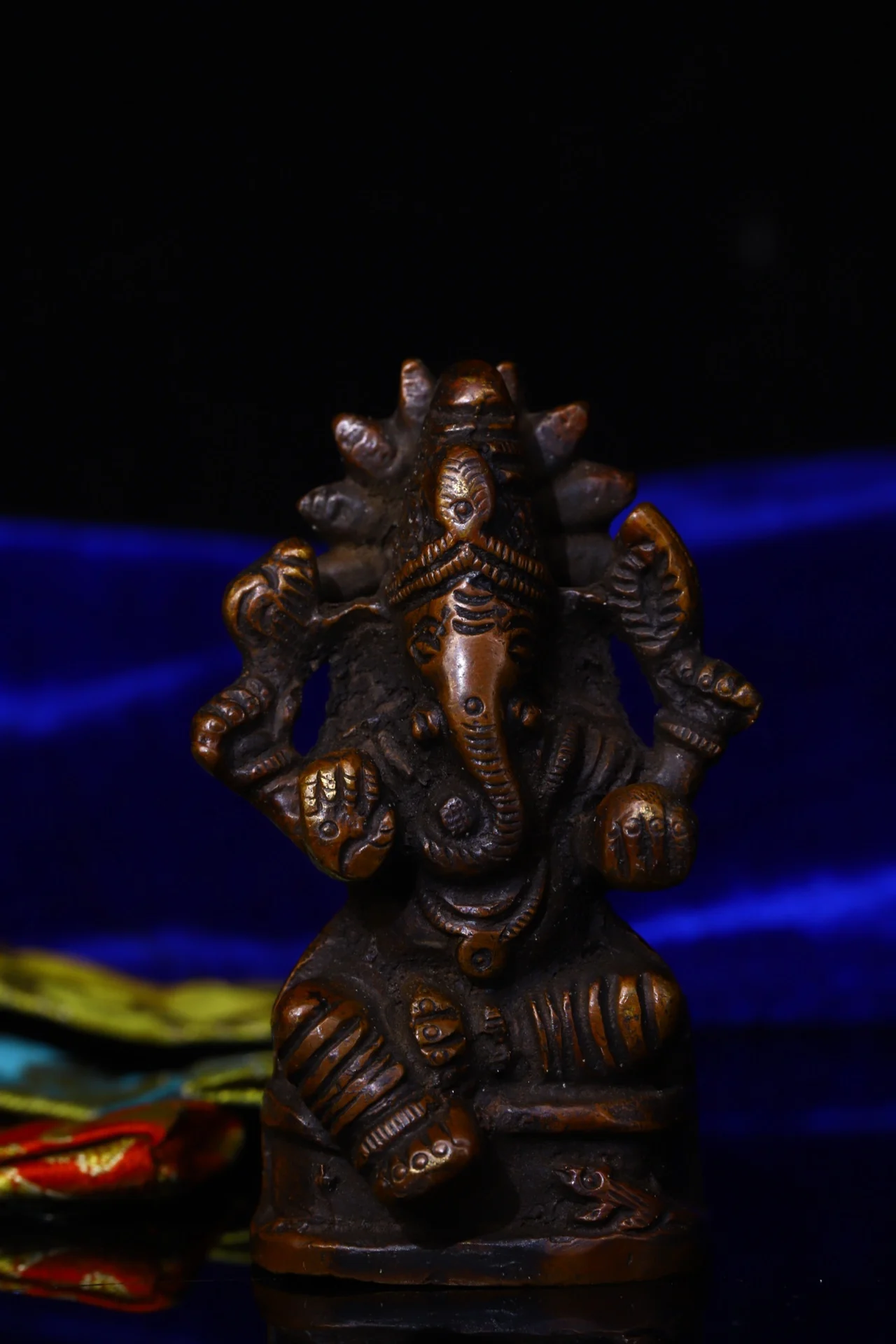 

3"Tibet Temple Collection Old Bronze Elephant Trunk God of Wealth Sitting Buddha Office Ornaments Town House Exorcism