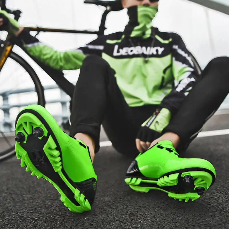 

2021 new fashion men's self-locking casual couple mountain road cycling shoes outdoor competition racing cycling shoes
