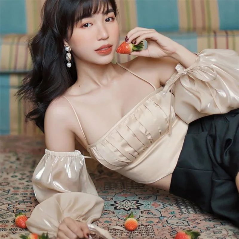 

Топ женский на шнуровке, с рукавами-фонариками, открытыми плечами