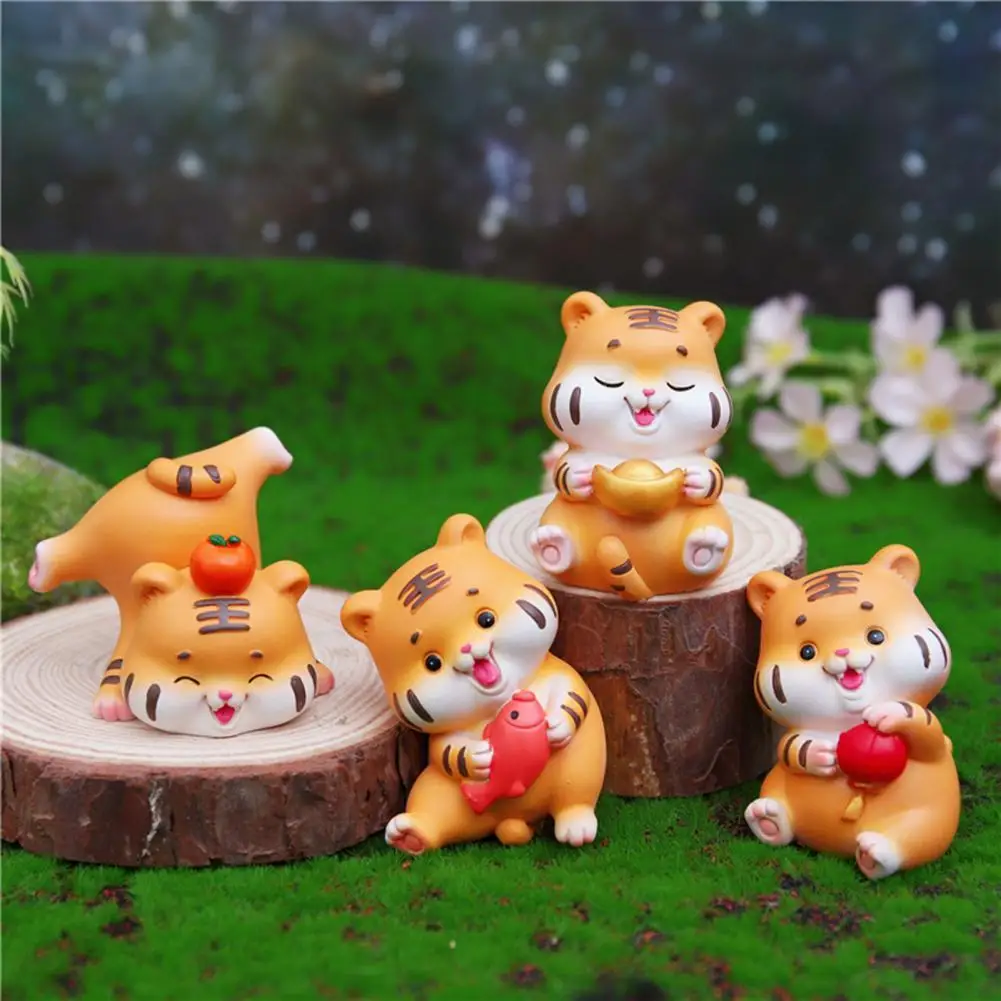 

Adorable Little Tiger Shape Statue Decor Creative Vivid Resin Statue Model for Home