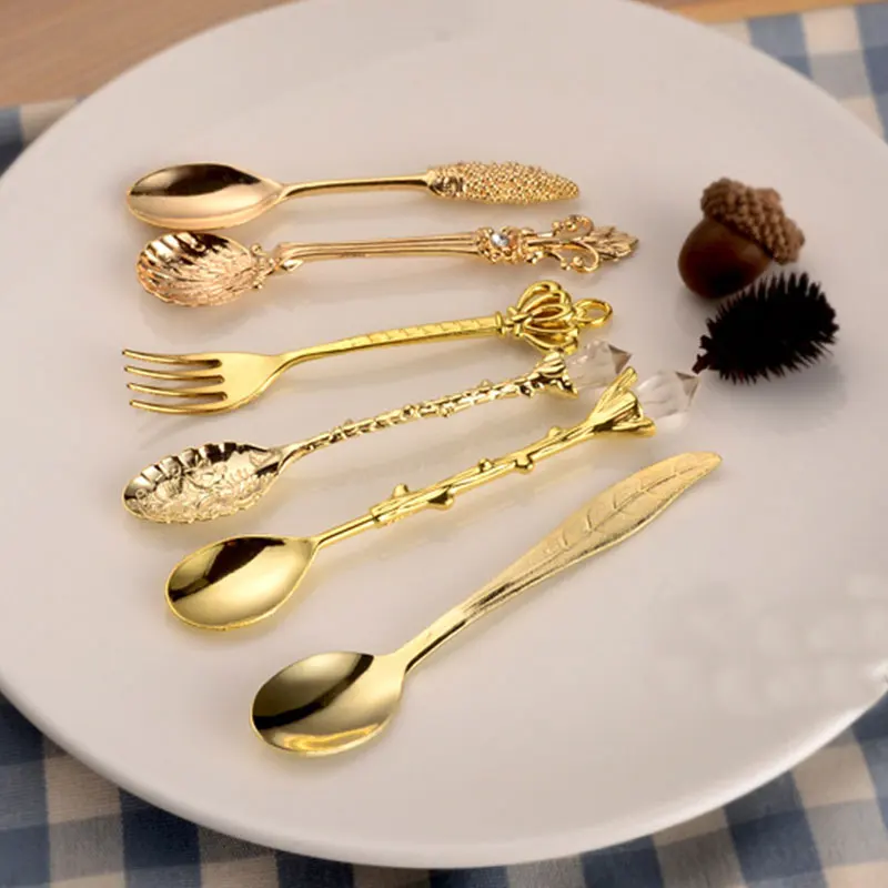 

1Pcs Mini Royal Style Spoons Forks Vintage Metal Carved Coffee Fruit Dessert Cutlery Fork Tea Ice Cream Spoon Kitchen Flatware