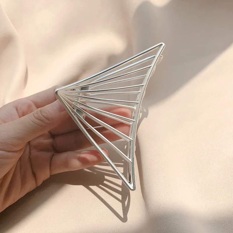 Рисунок 2 - Заколка для волос женская