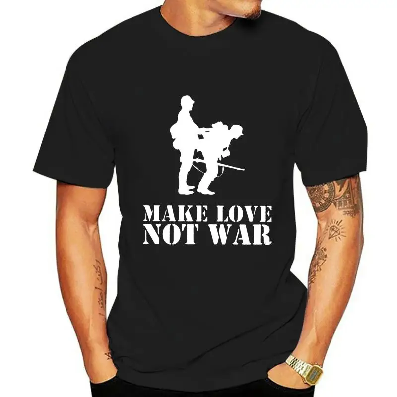 

Футболка с надписью «Make love not War Soldier»