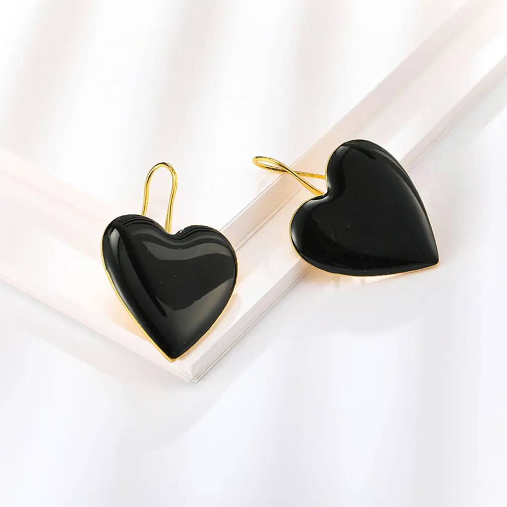 Серьги в европейском и американском стиле Простые черные серьги виде сердца