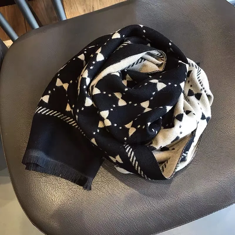 Женский кашемировый шарф зимний роскошный с геометрическим рисунком шелковый