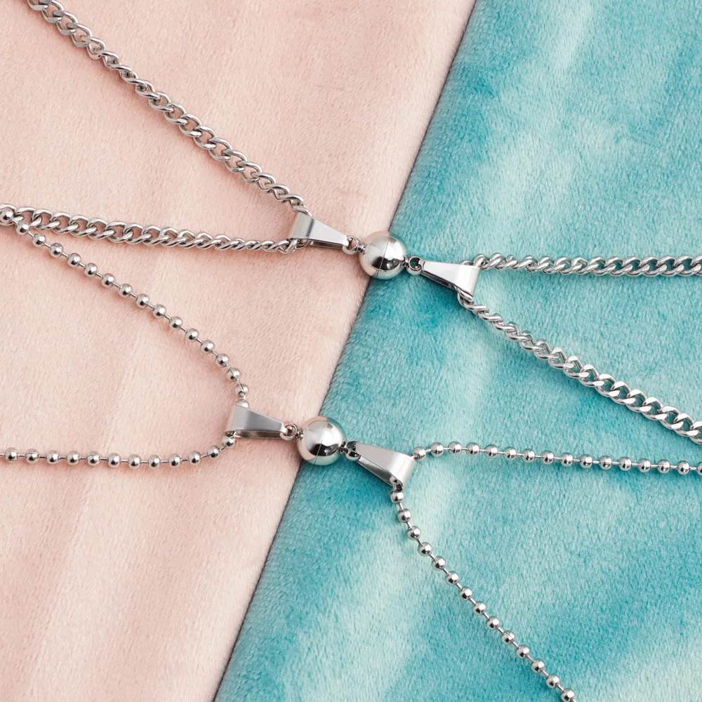 

SILVERTONE Couples Magnetic Necklace for Women and Man -Stainless Steel Jewelry 60+5CM extenders Couples Necklace KO30FI-48VHSD