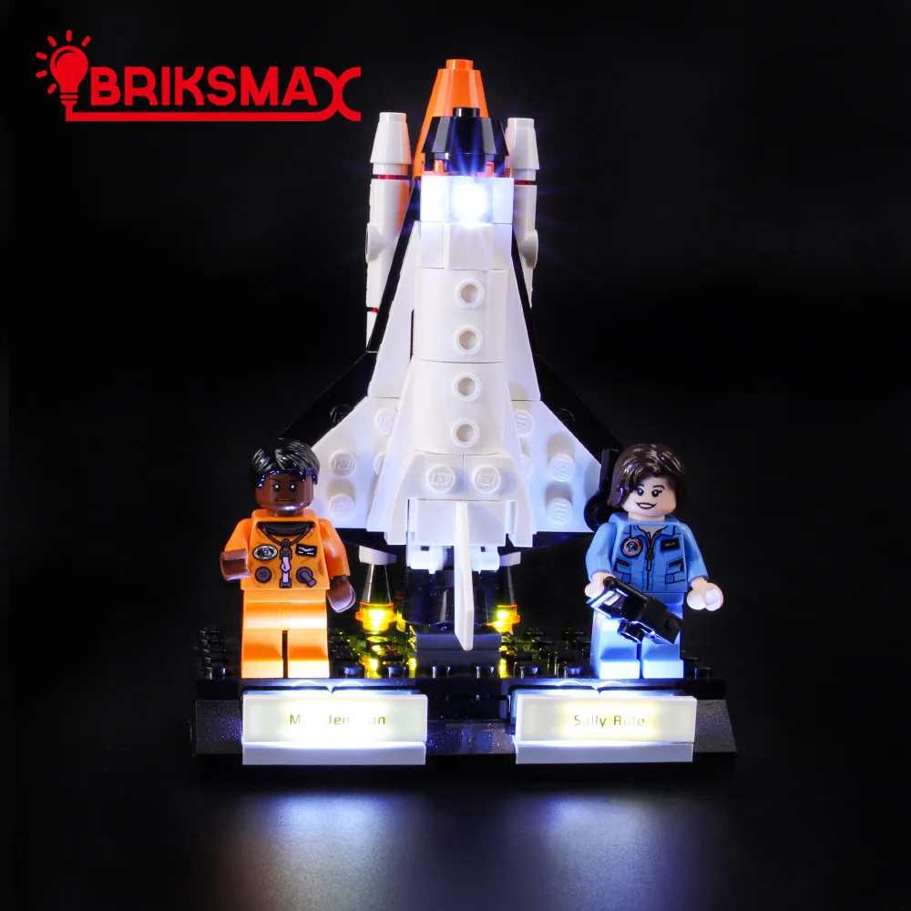 Комплект для светодиодсветильник Ки BriksMax на 21312 год (модель в комплект не