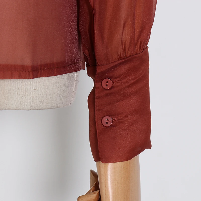 Женская блузка с отворотом TWOTWINSTYLE сетчатая рукавами-фонариками и бантом