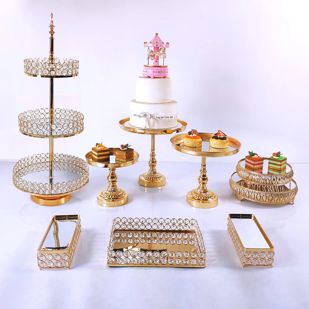 Набор золотых тарелок 8-9 шт. стеллаж для свадебных торжеств дней рождения