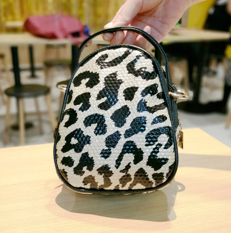 

Women Shoulder Bags Crystal Leopard Rivets Totes Gold Luxury 2019 New Women Leather Punk Handbags Ladies Small Crossbody Bags