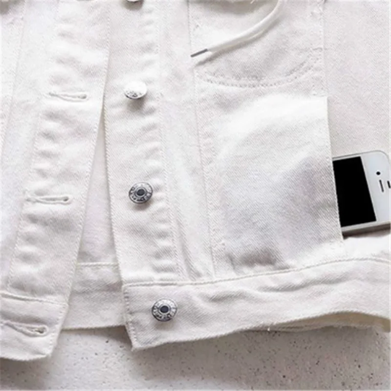 Женская джинсовая куртка с капюшоном черно-белая короткая безрукавка без