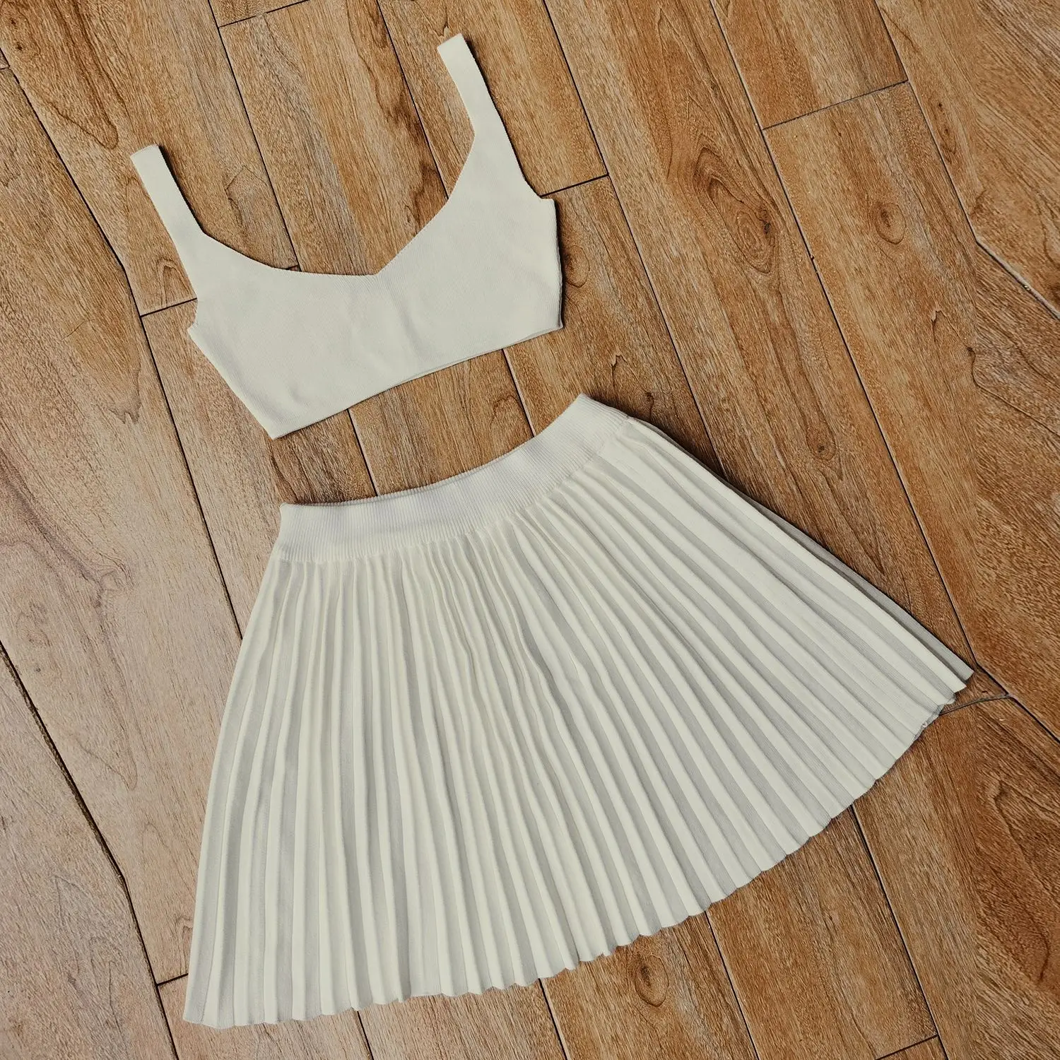 

2 Piece Set Knitted Women Ribbed Pleated Mini Skirt Sets Summer Sexy Bodycon Corset Top High Waist Beach Skirts Suit