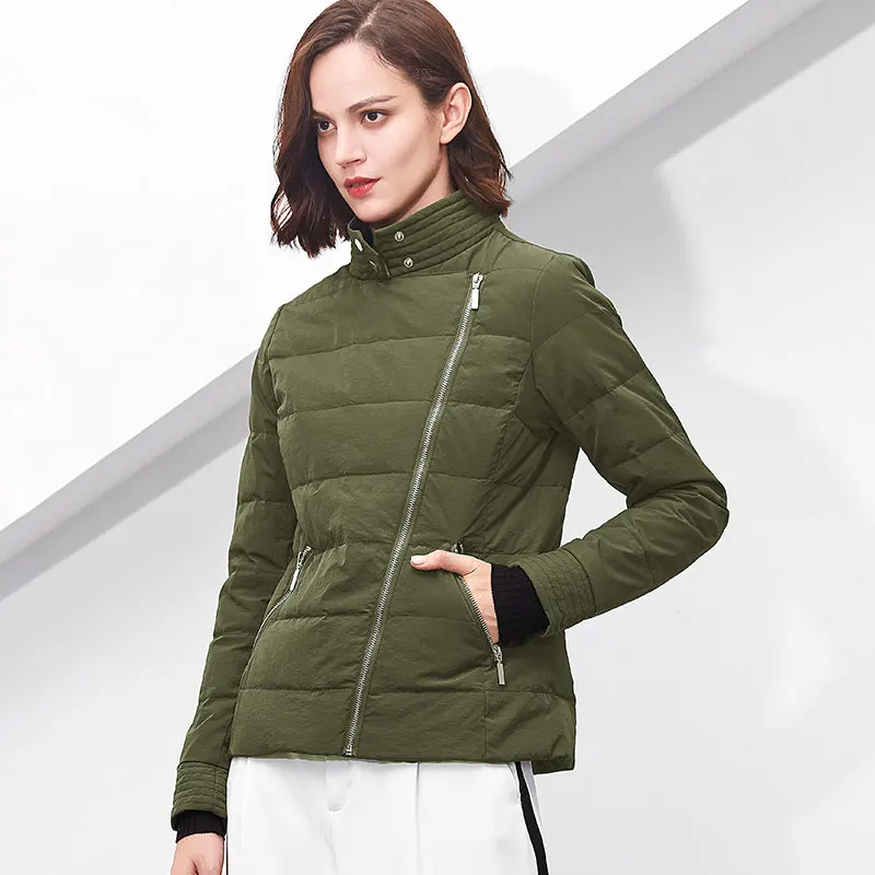 Модная женская мотоциклетная куртка на молнии короткая 90% пуховая белом утином